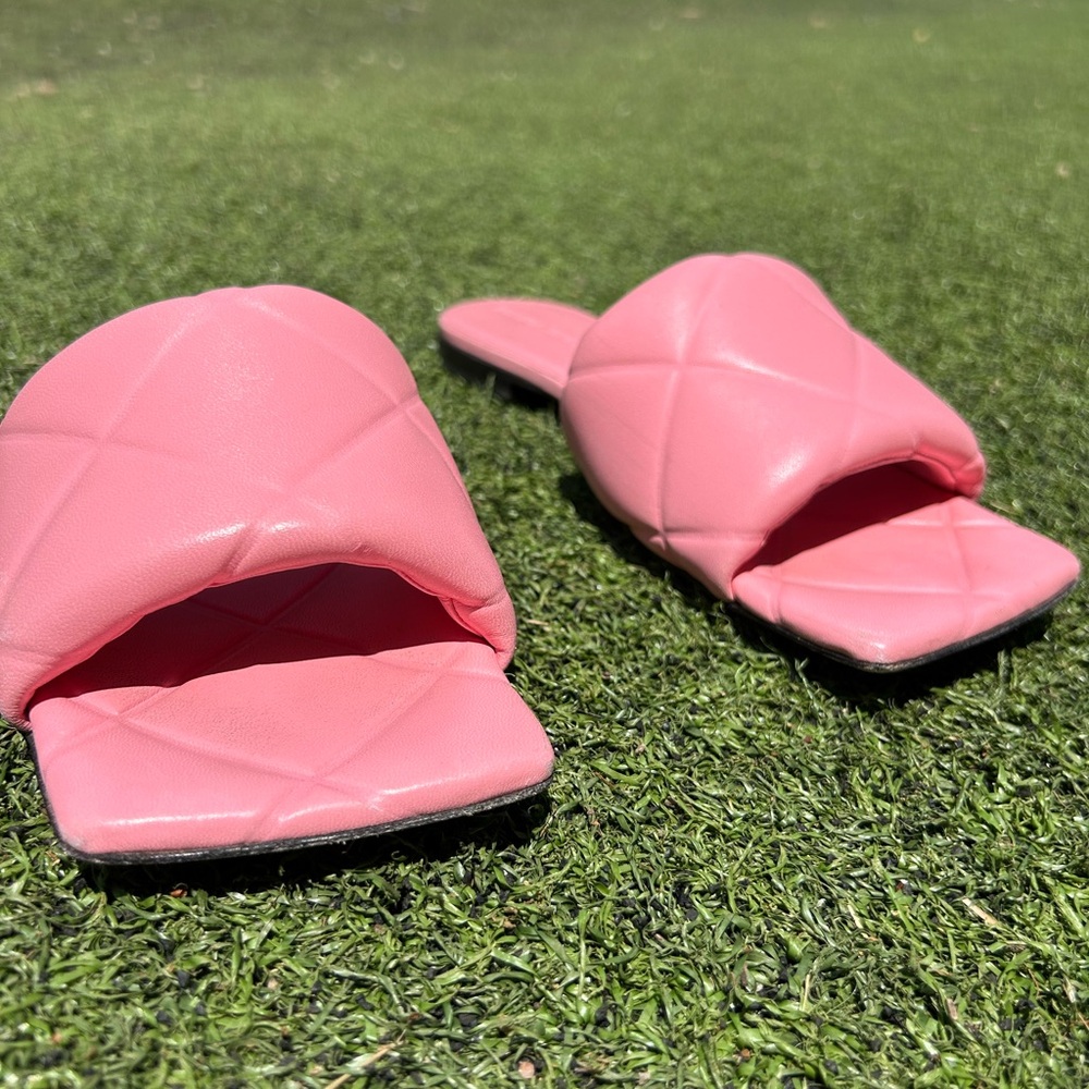 Bottega Pink Sandal, Size 39 - Picture 3 of 5